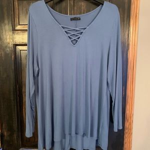 Lane Bryant women’s blue tunic.  Size 18/20.